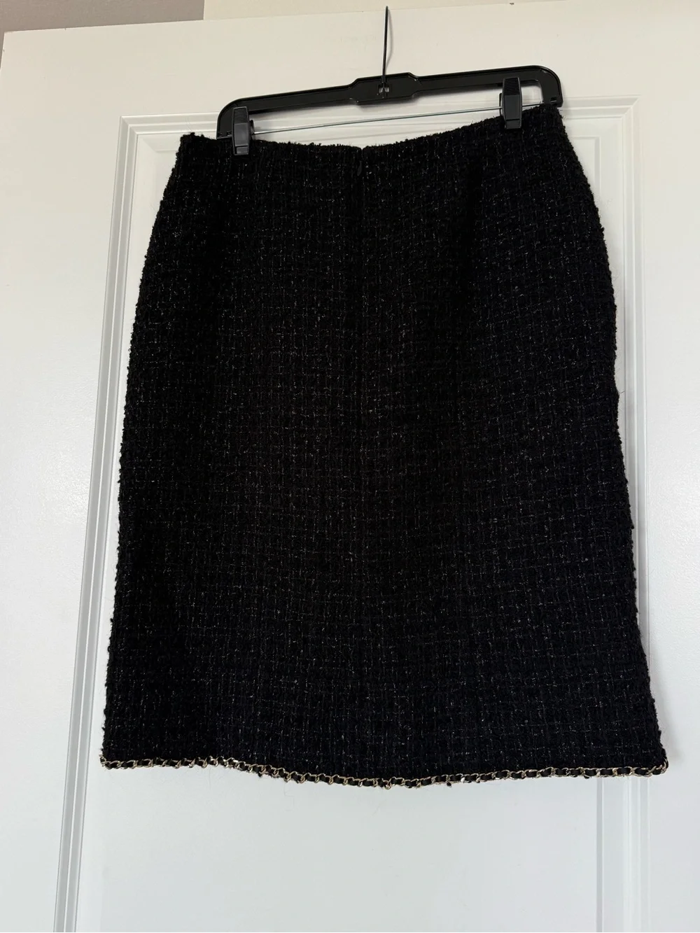 CHANEL Black Bouclé Pencil Skirt with Gold Chain Trim CHANEL IRIDESCENT TWEED 38